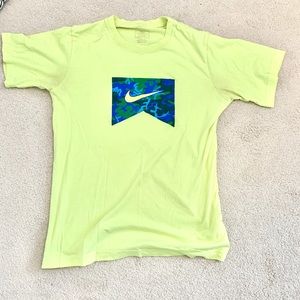 Nike Graphic Tee Youth Large